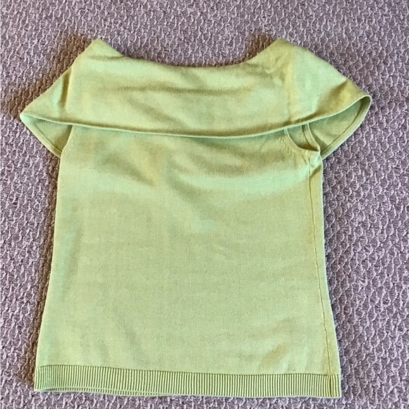 Adorable sleeveless lime green sweater sz S - Picture 3 of 4